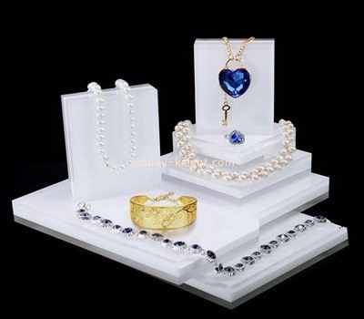 Customize acrylic retail jewelry display JDK-482