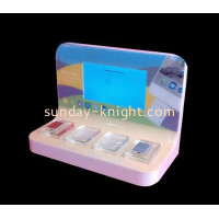 What should you pay attention to when designing plexiglass display stand?