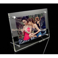 Introducing the process of making photo frames for acrylic photo frames