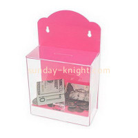 What are the characteristics of the acrylic box?