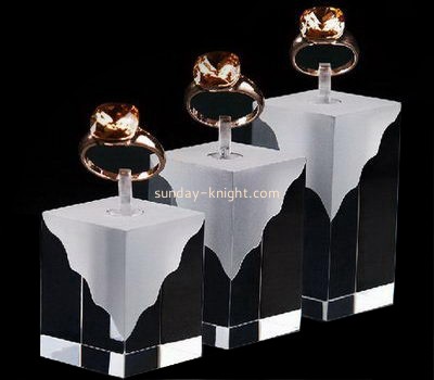 New design top quality acrylic block jewelry display stand JDK-029