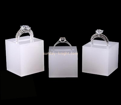 Customized acrylic ring display acrylic stand jewelry displays for sale JDK-059