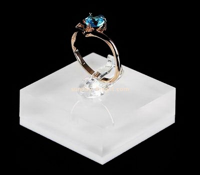 Customize acrylic ring holder JDK-519