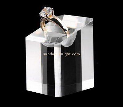 Customize acrylic designer ring holder JDK-673