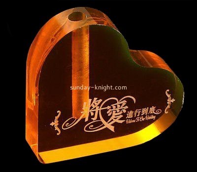 Acrylic factory customized modern heart shaped flower vase ODK-205