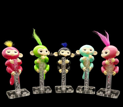 Acrylic display manufacturer custom plex​iglass fingerlings monkey display stands ODK-061