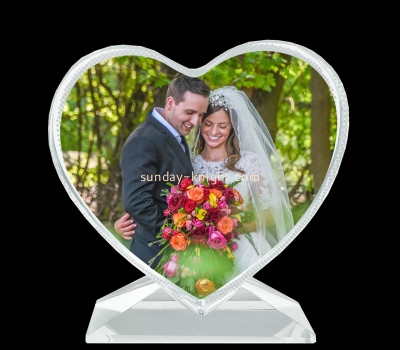 Perspex item supplier custom acrylic heart shape DIY photo frame APK-072