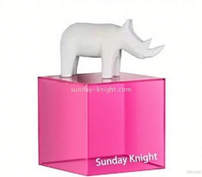 Custom acrylic display cube for promotional items ABK-294