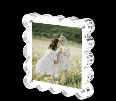 Custom acrylic magnetic scalloped picture frame APK-143