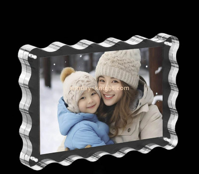 Custom plexiglass photo scalloped frame APK-151
